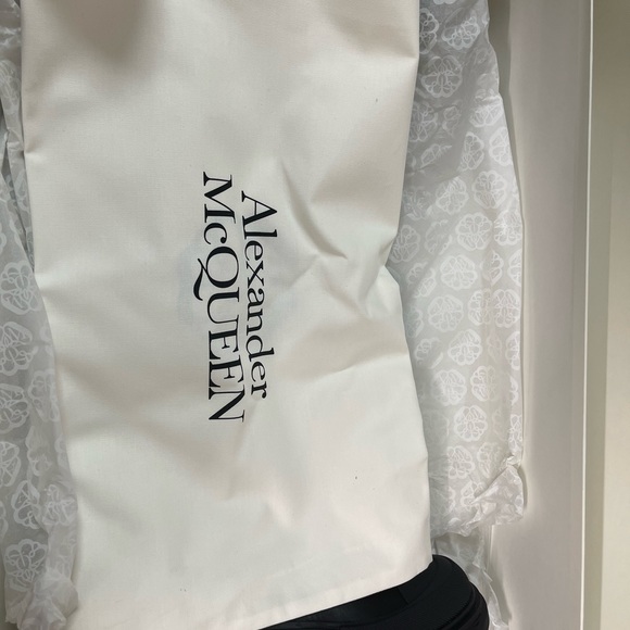 COPY - BNIB Alexander McQueen 666410WHZ66 Woman’s boot Black 40 - Picture 10 of 16